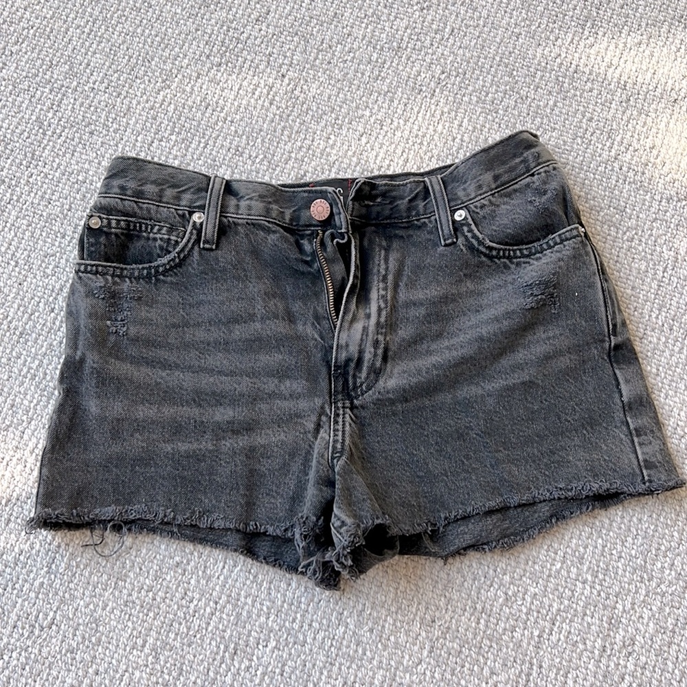Urban Outfitters BDG Girlfriend High-Rise Jean Shorts